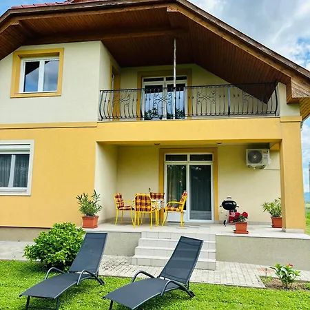 Hanna Luxury Vendeghaz