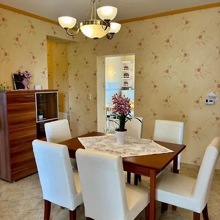 Hanna Luxury Vendeghaz Daire *