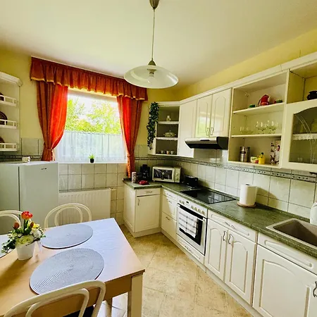 Hanna Luxury Vendeghaz Kestel